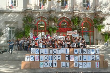 En grève le 2 avril . Non au choc des savoirs, Oui au choc des salaires et des moyens pour l’École publique